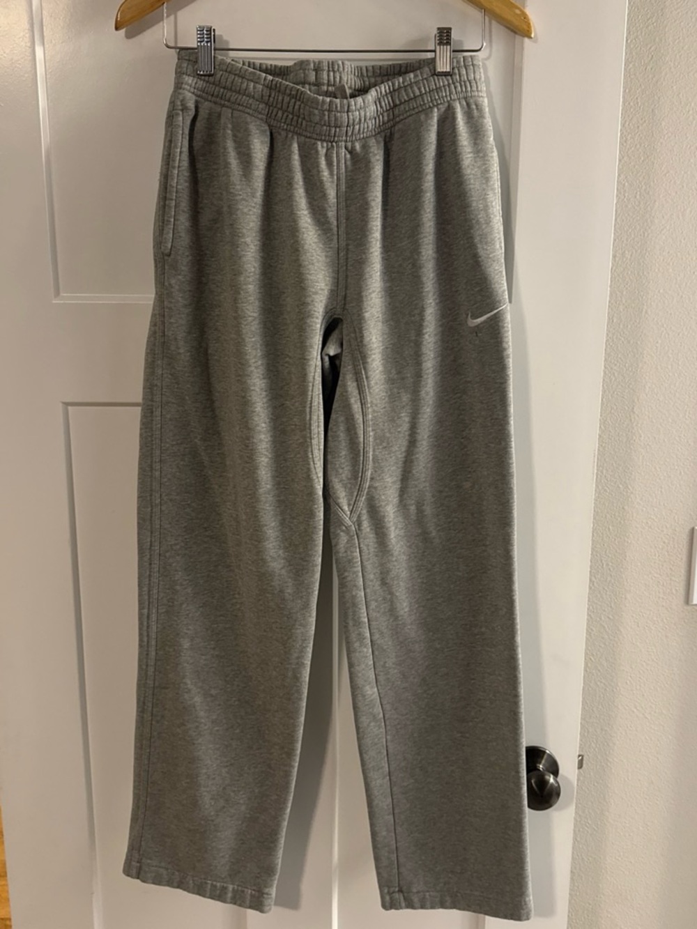 Nike Men Gray Sweatpants - Comfortable Everyday Bottoms